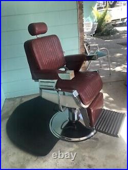 Artist Hand Heavy Duty Hydraulic Barber Chair With Matt, Reclinable