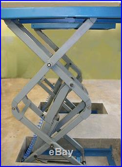 In ground flush mount, scissor hydraulic vehicle lift