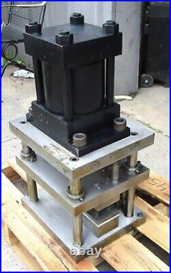 Parker Heavy-Duty Hydraulic Cylinder Ser 2H Mod# 06.00J2HLT14A 3.000 1200psiUsed