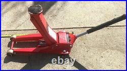 SNAP ON TOOLS FJ300 3-Ton Heavy Duty Floor Jack (Red) Nearly 2' Lifting Height